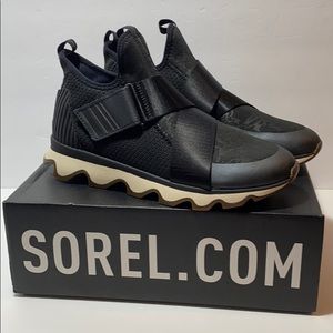 SOREL WOMEN'S KENETIC SNEAK. BLACK size 9